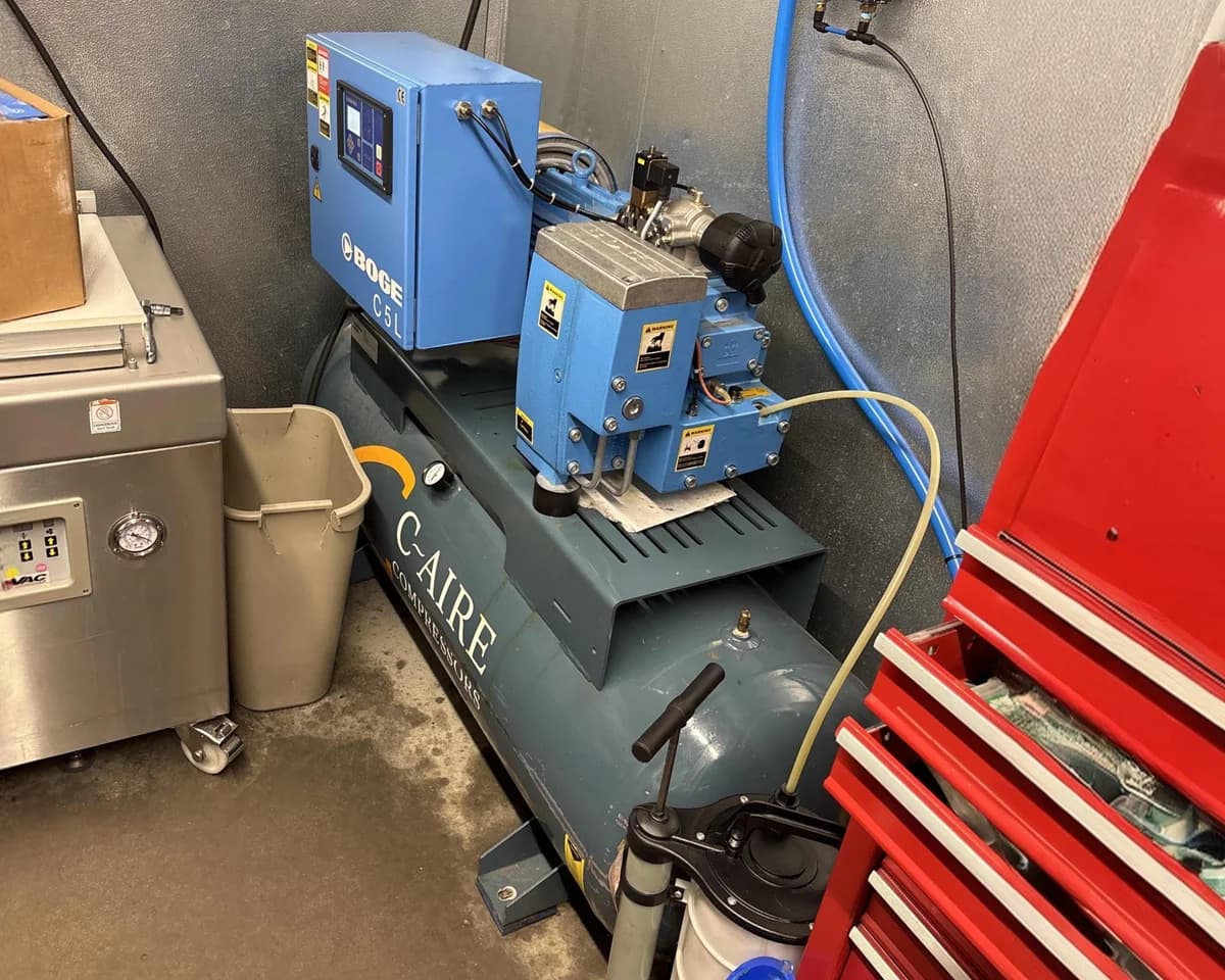 BOGE C5L Tank-Mounted Rotary Screw Compressor installed at Meat Processing Facility in Hudson, WI
